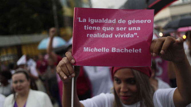 Feminizar la política no es sólo una cuestión de números 4 Feminizar la política no es sólo una cuestión de números 4 - Charo Toscano