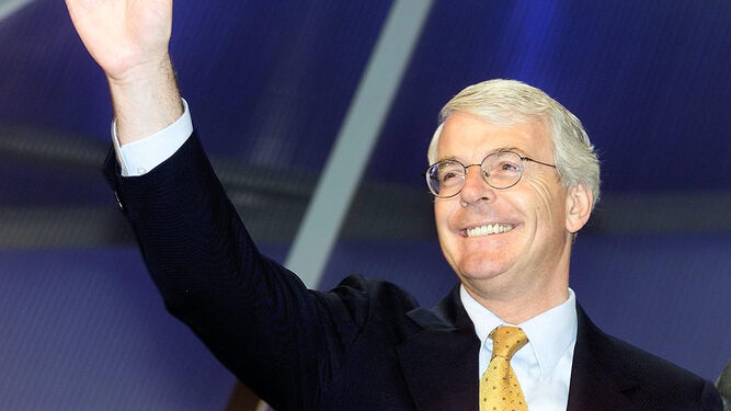 Adictos al poder (I) 3 Adictos al poder (I) 3 - Charo Toscano