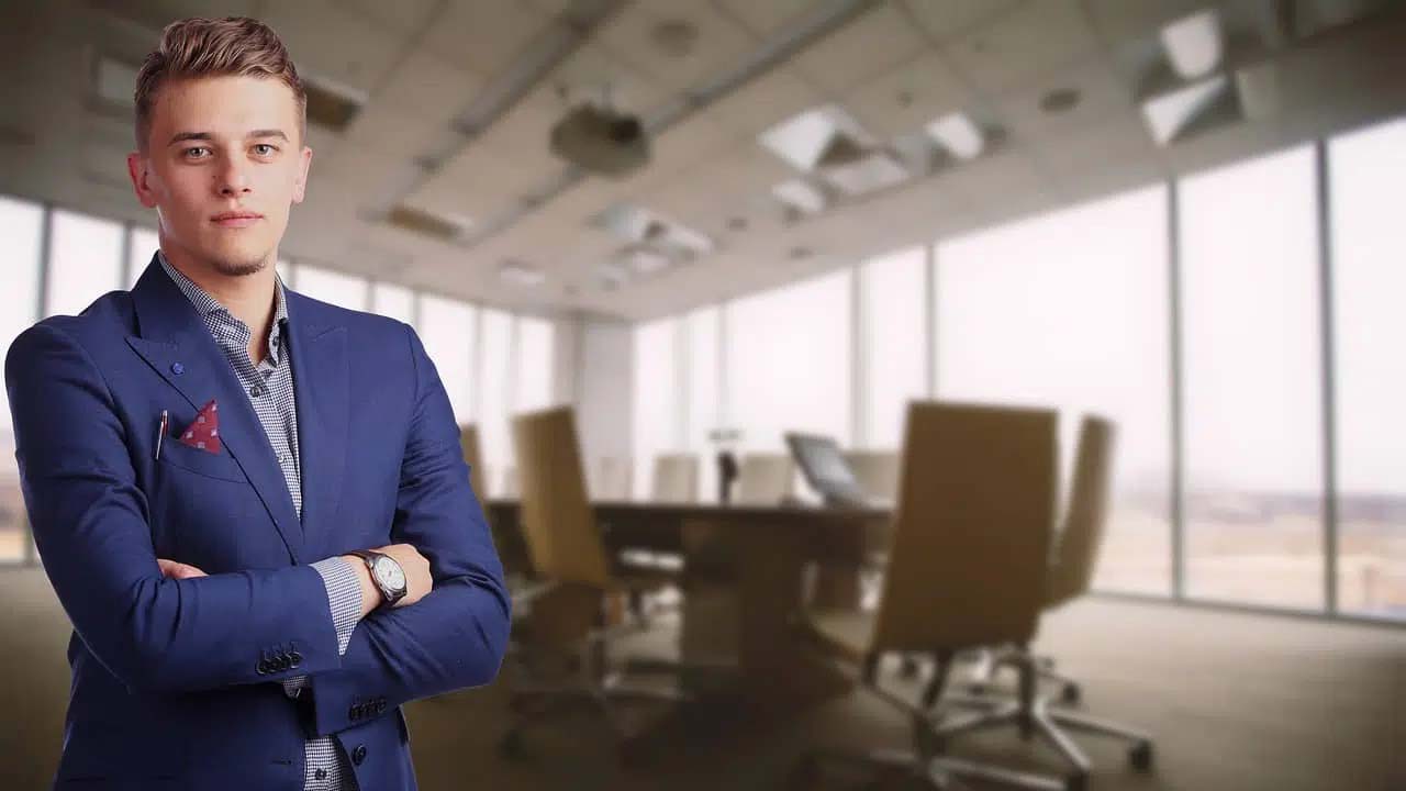 El papel del asesor político: Por qué necesitas un experto en tu equipo